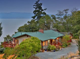 945 Leaf Ln, Greenbank, WA 98253