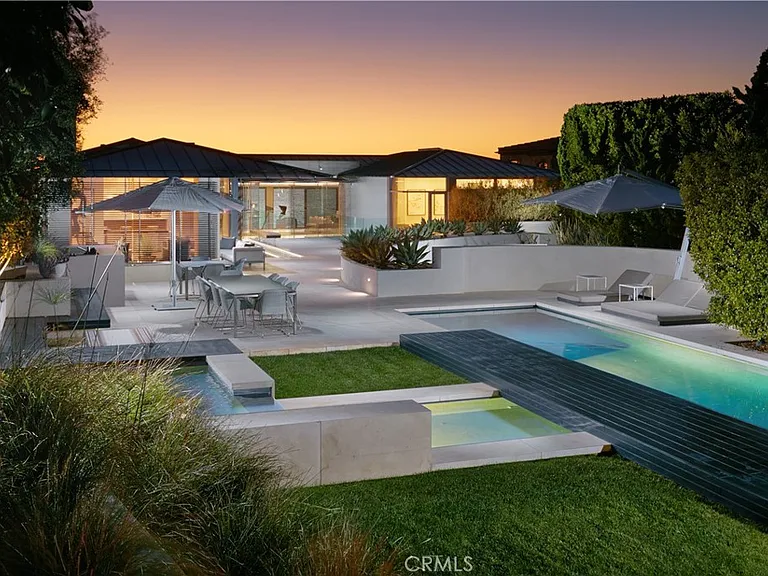 58 N La Senda Dr — Photo 2