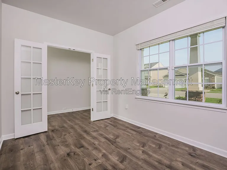 633 Birchhead Dr — Photo 12
