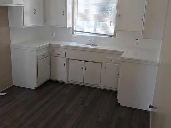 2nd image of 115 N Hillcrest Blvd APT 03