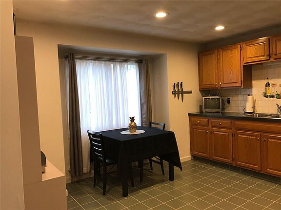 5th image of 17 E Waterview Dr Unit E