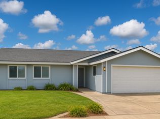 1399 Stanford Pl, Hanford, CA 93230