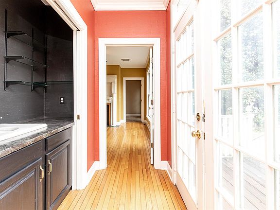 4th image of 9 Chestnut Hill Ct