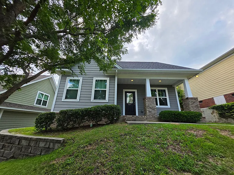127 Rosewood Hills Dr — Photo 1