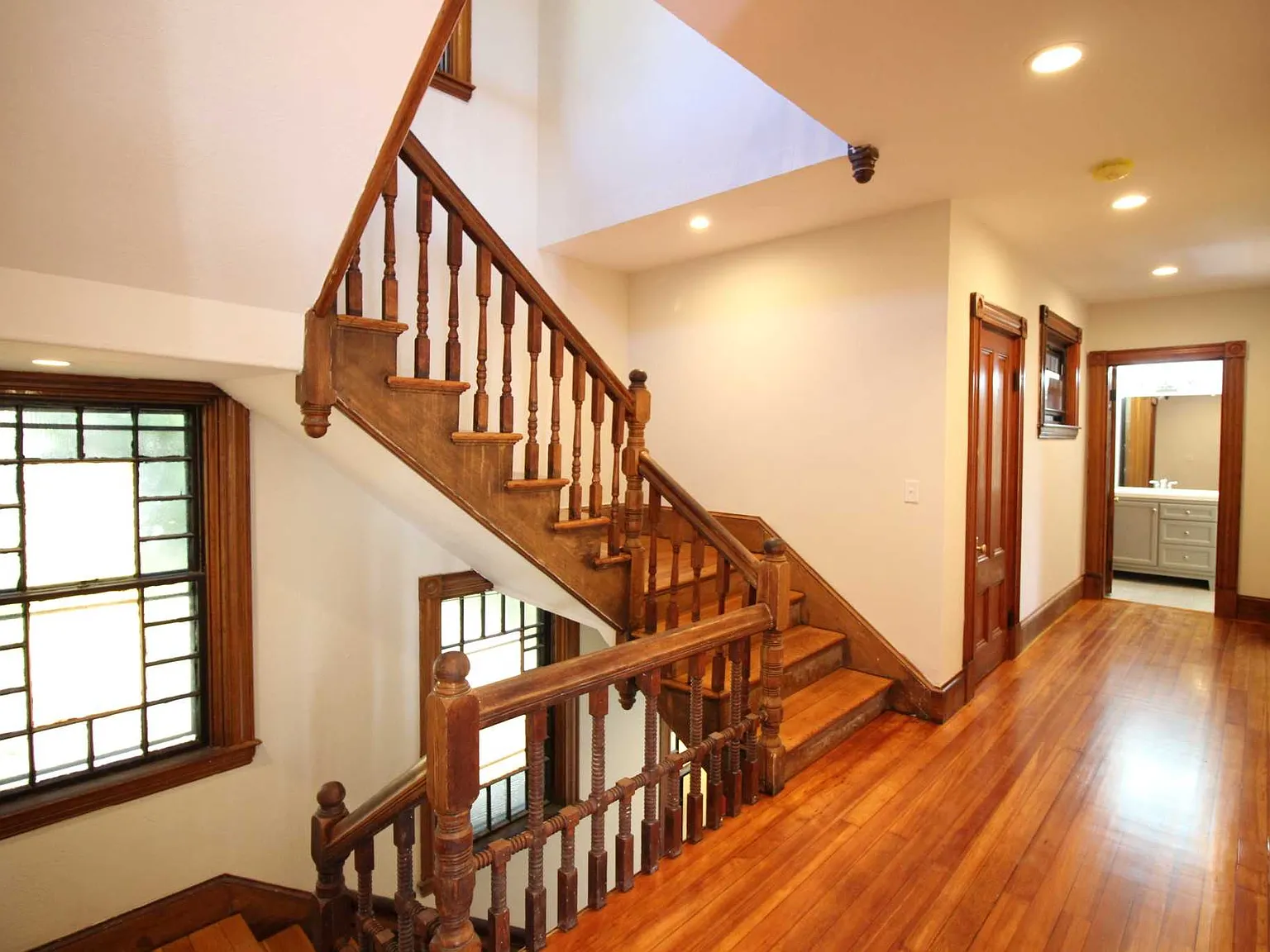 3 bed, $3,900 — Photo 3