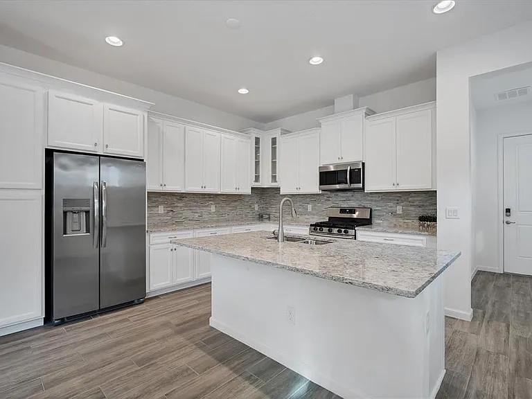 724 Winterside Dr — Photo 10