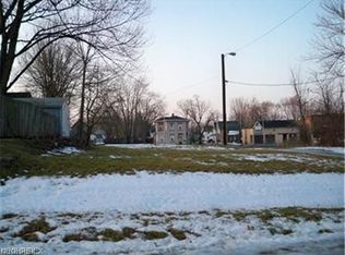 1647 Tuscarawas St E, Canton, OH 44707