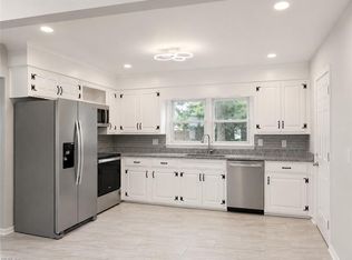 704 Lord Nelson Dr, Virginia Beach, VA 23464