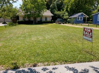 124 Carroll Ave, Bay Saint Louis, MS 39520