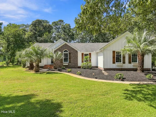 613 Ravenswood Road, Hampstead, NC 28443