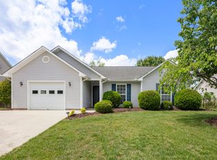 198 Misty Valley Rd, Fletcher, NC 28732
