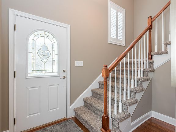 3rd image of 658 Yorkland Way