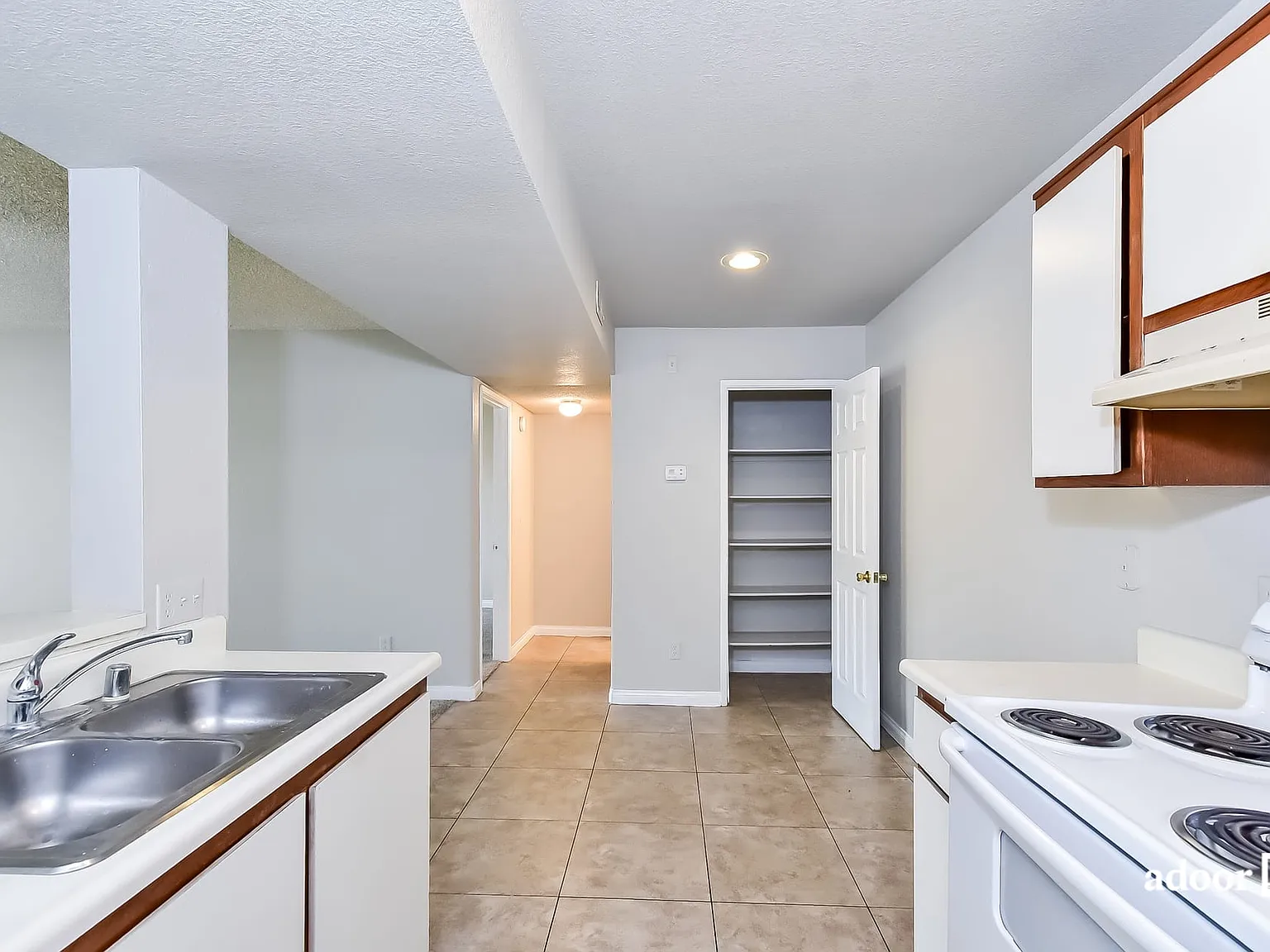 2 bed, 2.0 bath, 876 sqft, $1,445 — Photo 4