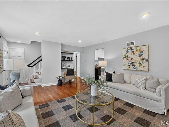 3rd image of 1117 Elm Dr