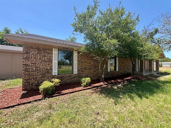 3rd image of 150 Sandlin Ct