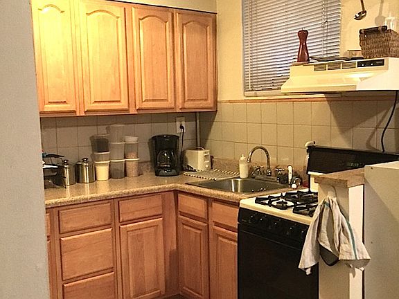 3rd image of 2846 44th St