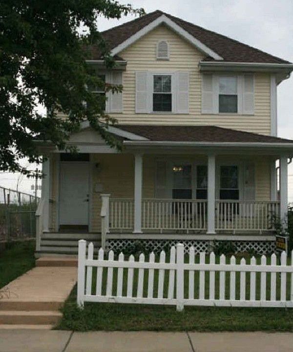 1st image of 210 W Illinois St