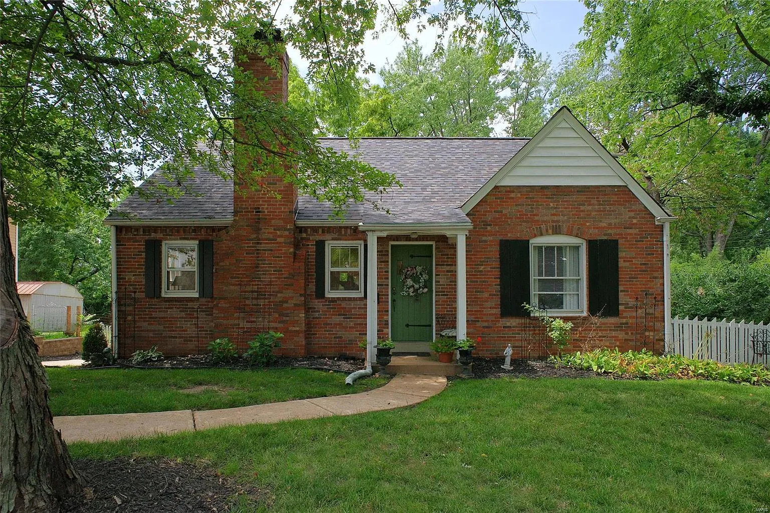 929 N Woodlawn Ave photo 1
