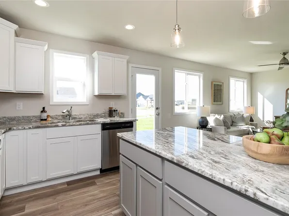 705 3rd St NW, Bondurant, IA 50035