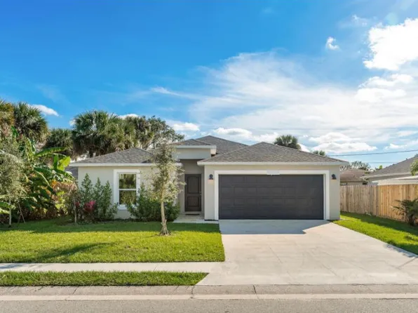1193 Cannon St, Melbourne, FL 32935
