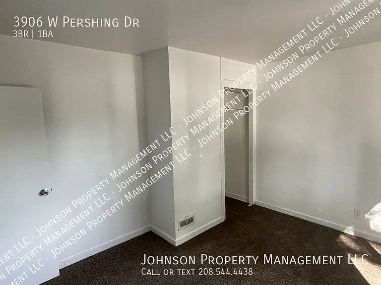3906 W Pershing Dr — Photo 5