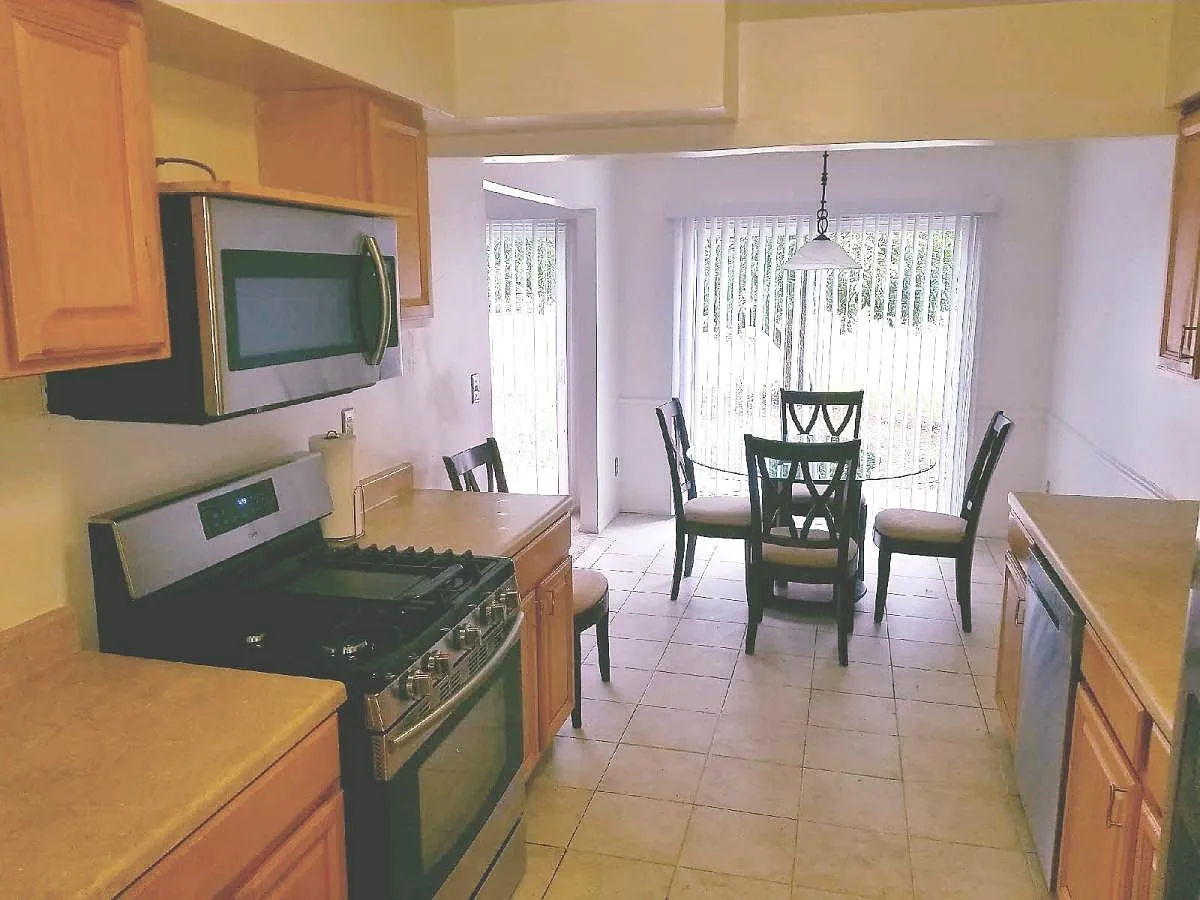 3 bed, 2.5 bath, 1540 sqft, $3,000 — Photo 1