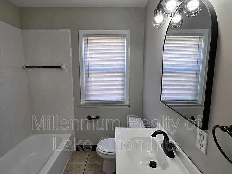 136 W Princeton Ave — Photo 14