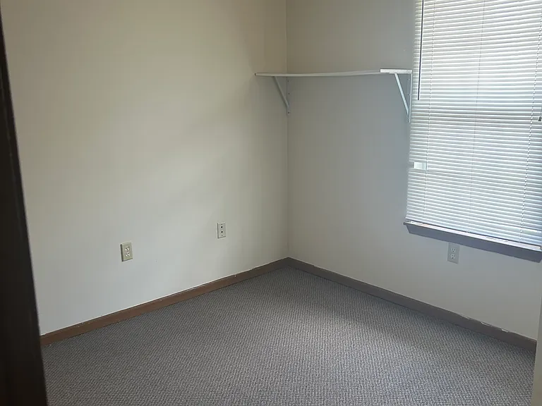 2066 Bradley Ct #F — Photo 8