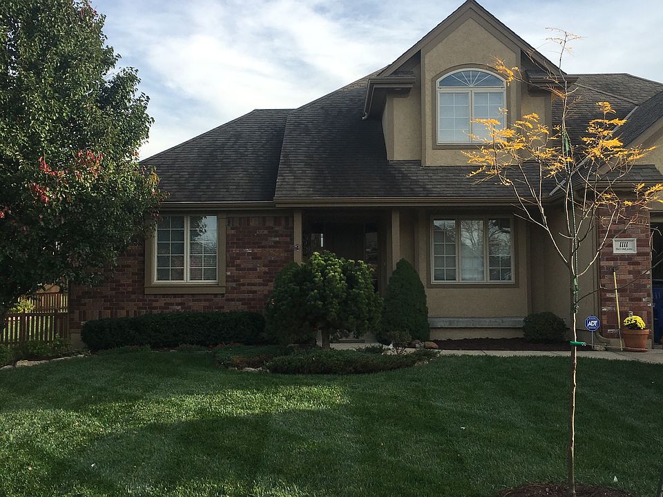 1st image of 1111 NW Burr Oak Ln