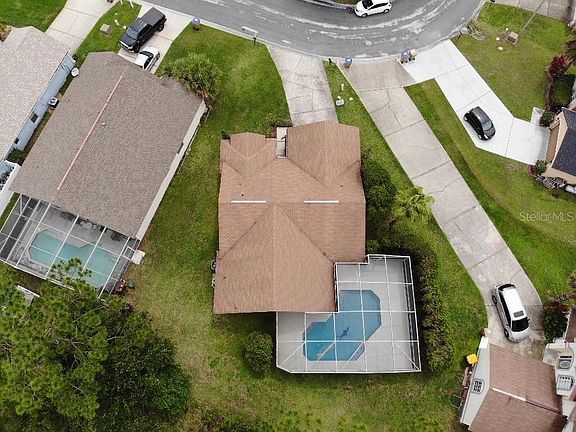 3rd image of 4726 Windwood Dr