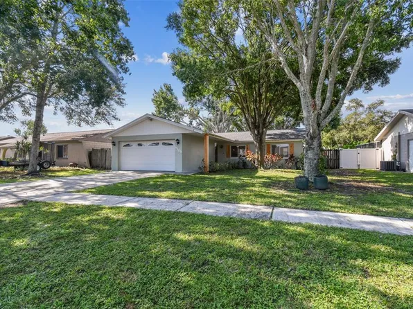 8104 Candlewoode Dr, Largo, FL 33773