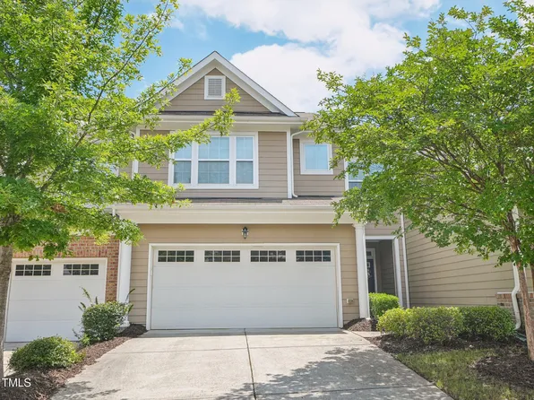 10112 Knotty Pine Ln, Raleigh, NC 27617