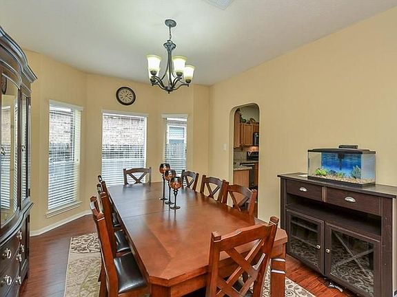 4th image of 122 Chandler Ct