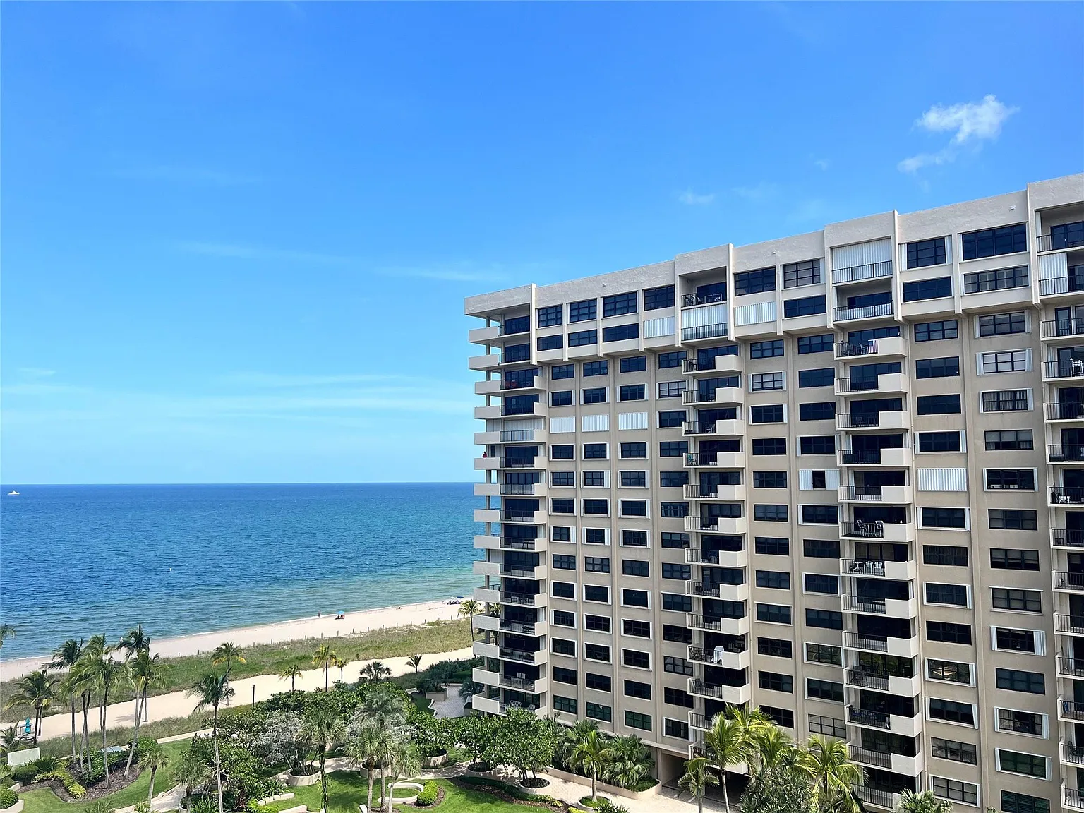 2 bed, 2.0 bath, 1700 sqft, $4,800 — Photo 3