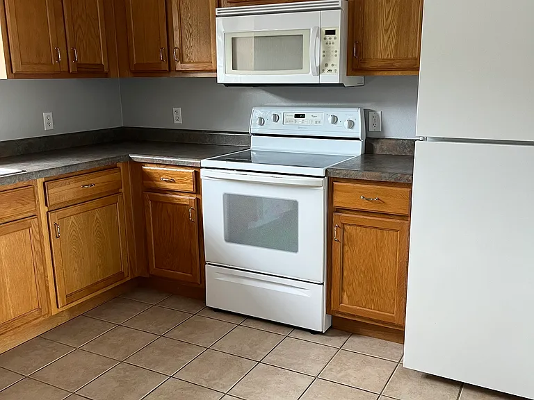 128 Knowledge Ave #D — Photo 3