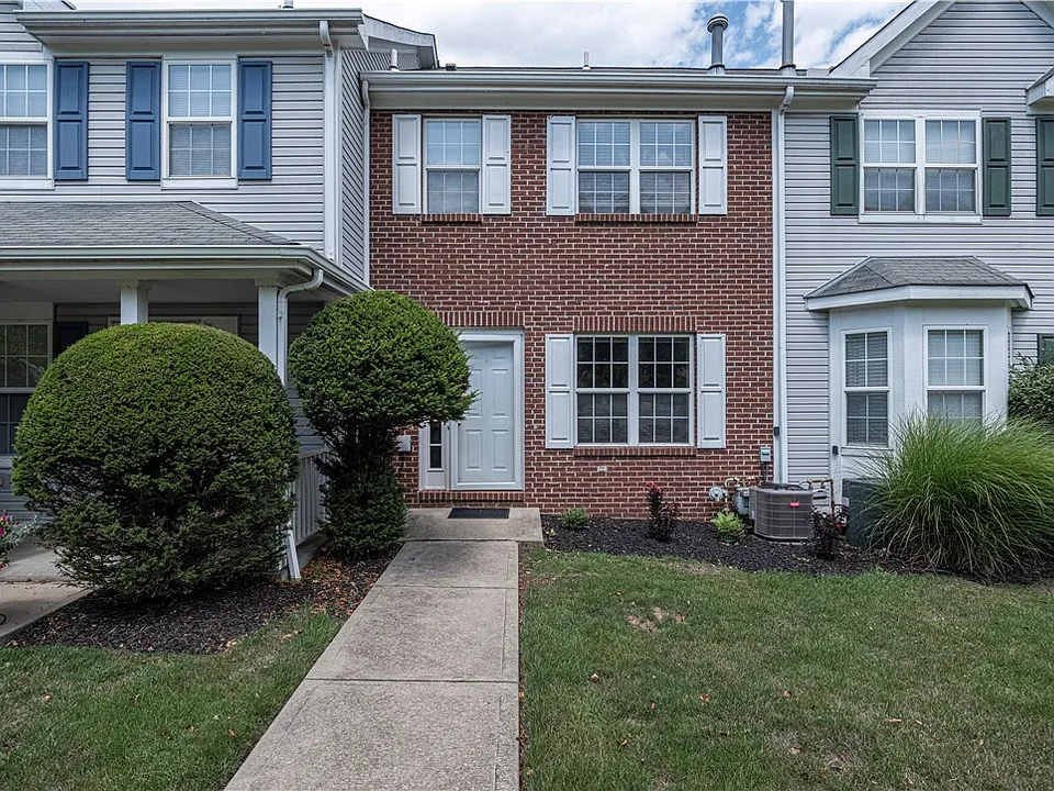 222 Castle Creek Dr