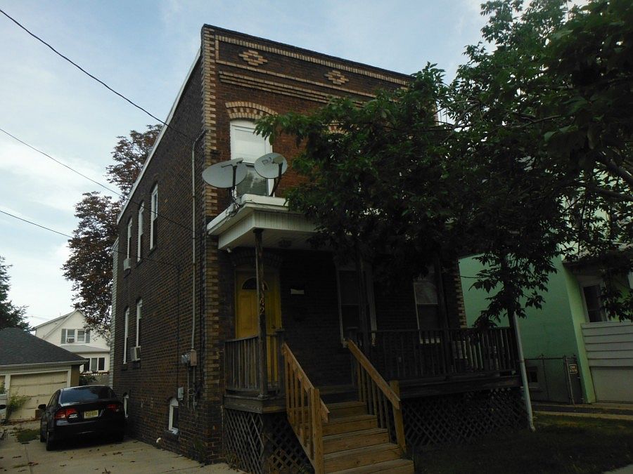 2nd image of 42 Grant Ave