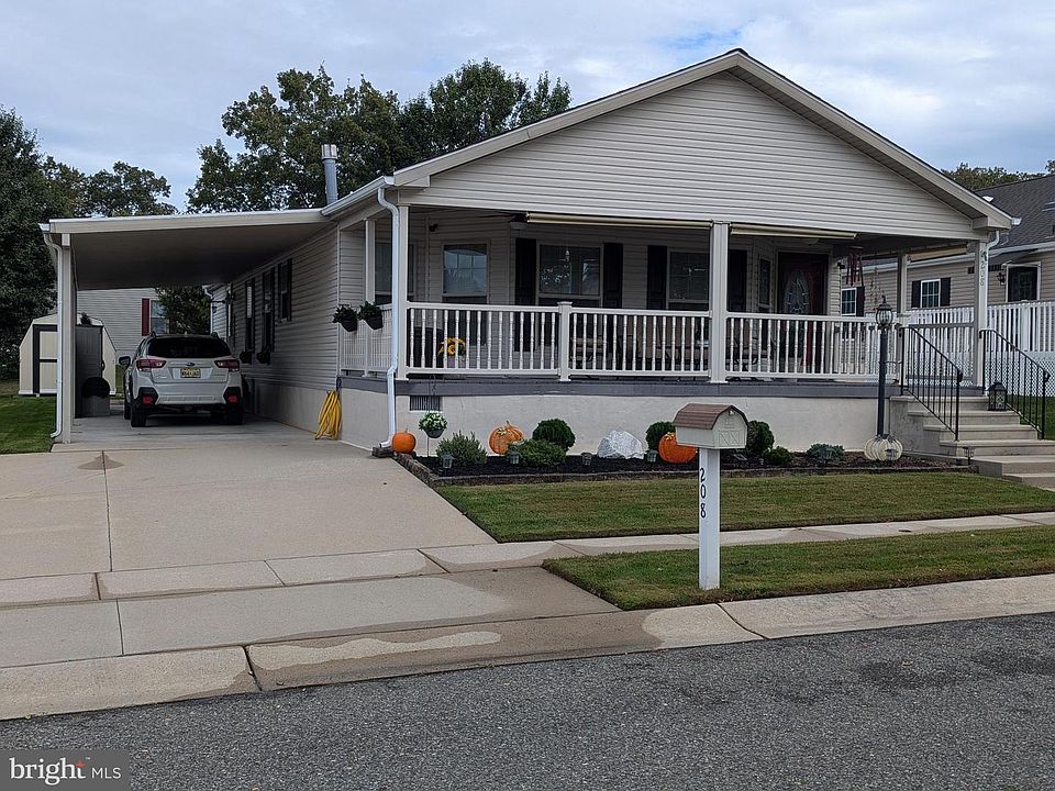 1st image of 1616 Pennsylvania Ave Unit 208