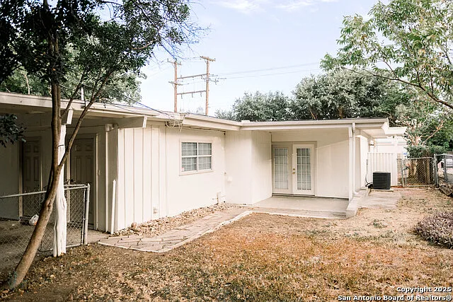 1379 Oblate Dr — Photo 27