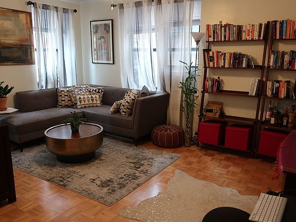 2nd image of 154 Henry St APT 1A