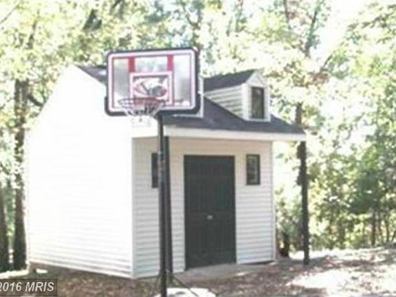 4th image of 2 Berkley Pl