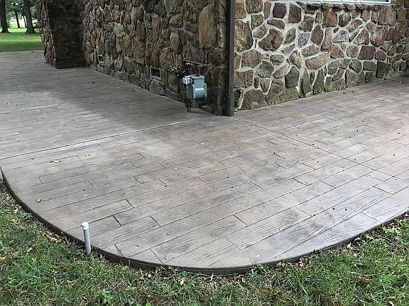 5th image of 1004 Twin Lakes Dr