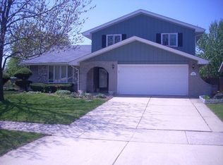 8451 Teakwood Ct, Orland Park, IL