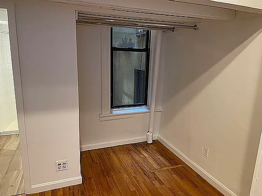 4th image of 29 Clinton St APT 3C