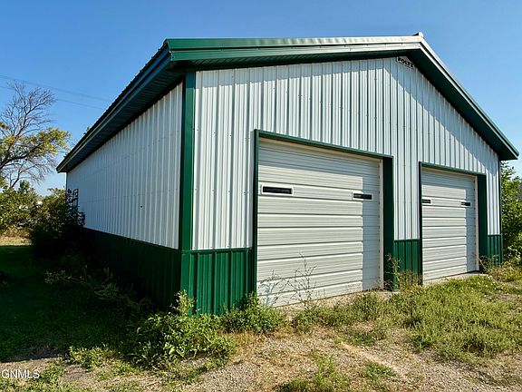 3rd image of 1226 9th St SW