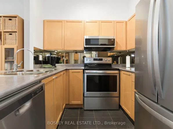 600 Queens Quay W #106, Toronto, ON M5V 3M3