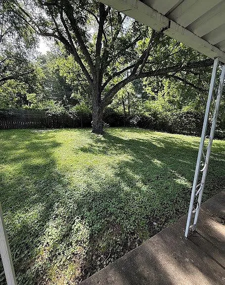 3540 Edgeware Rd W — Photo 6