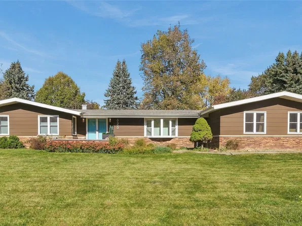 525 13th Ave, Grinnell, IA 50112
