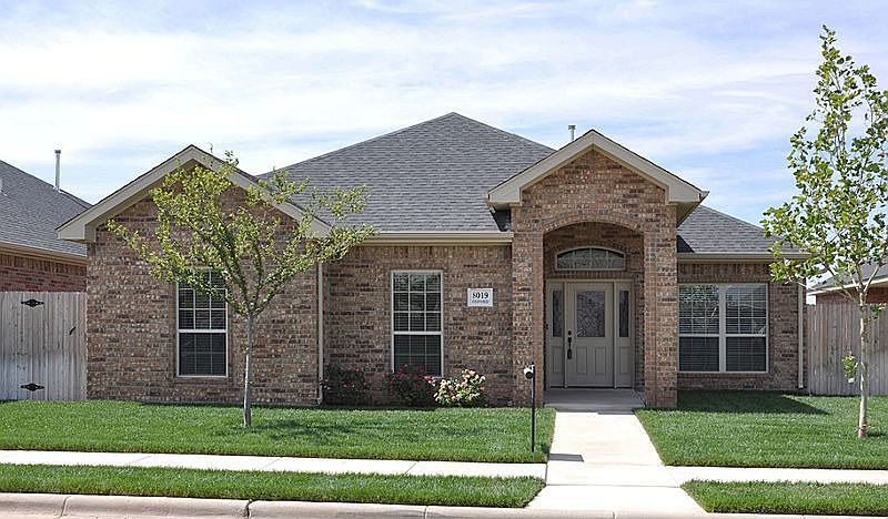 1st image of 8019 Oxford Dr