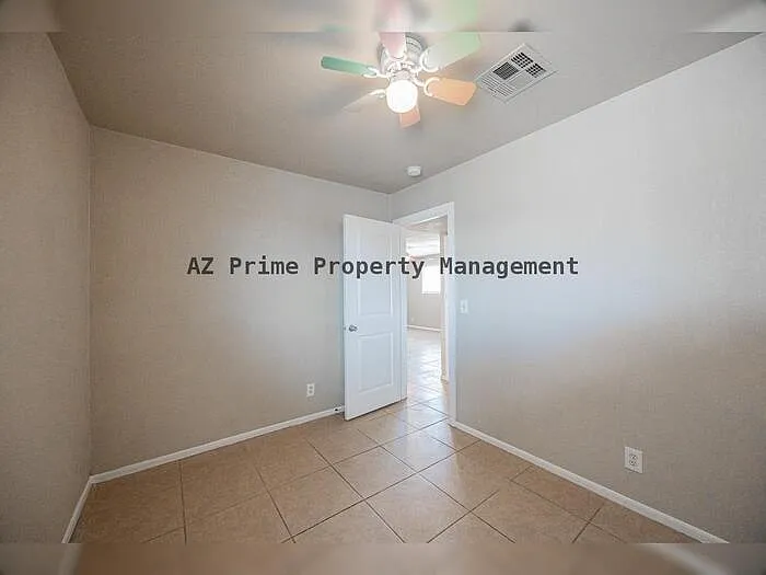 2062 E Nancy Ln — Photo 17